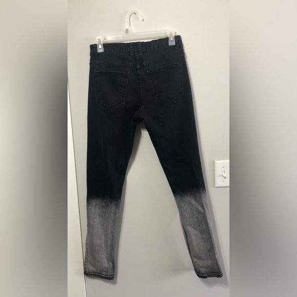 Black and gray men’s jeans with roses size 30. - Picture 6 of 10